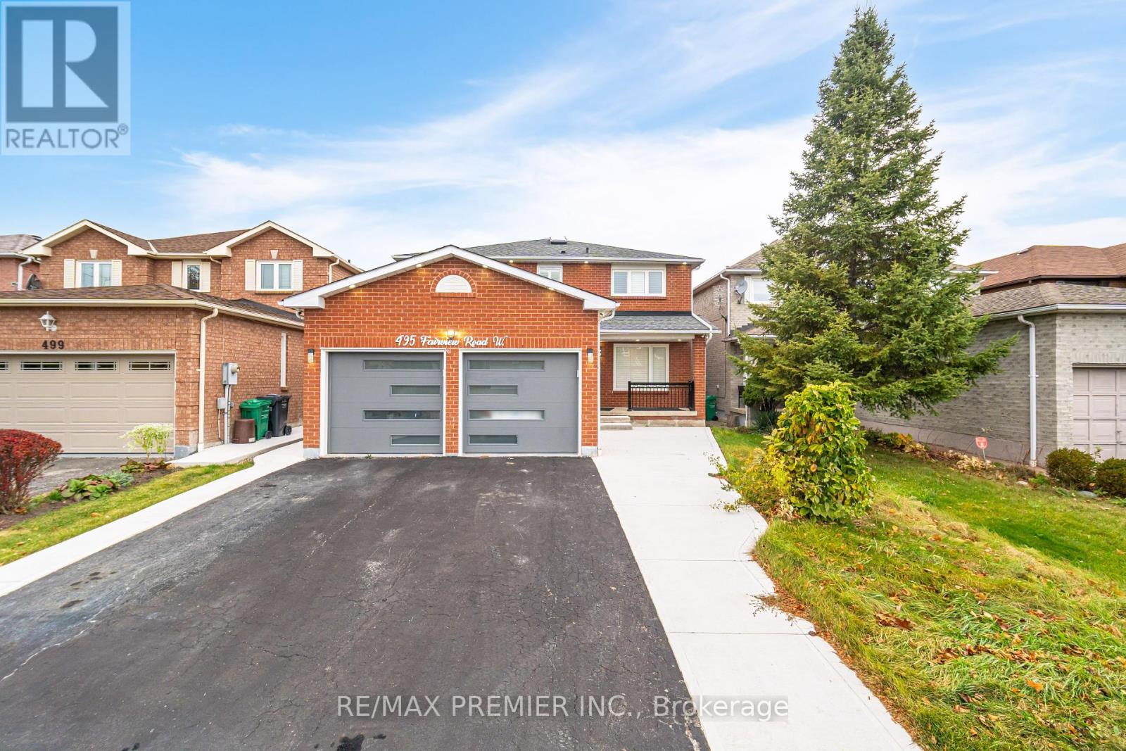 495 Fairview Rd W, Mississauga, ON L5B 3W7