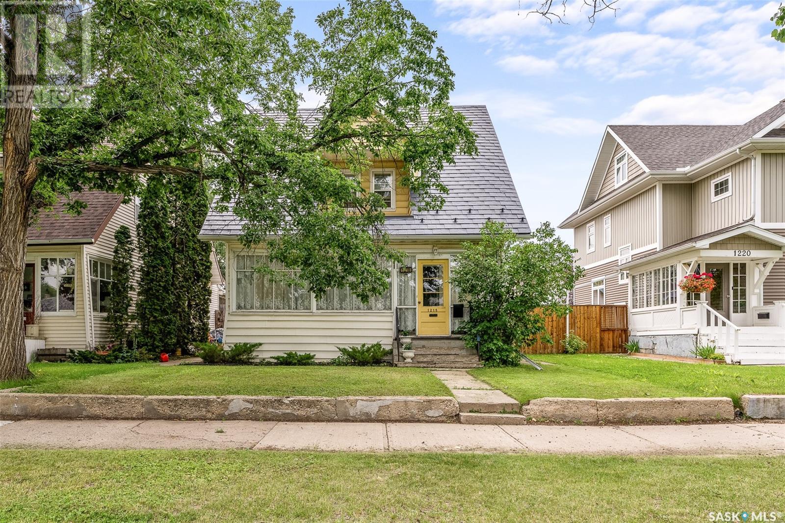 1218 1 Avenue Northwest, Moose Jaw, SK S6H 3N6