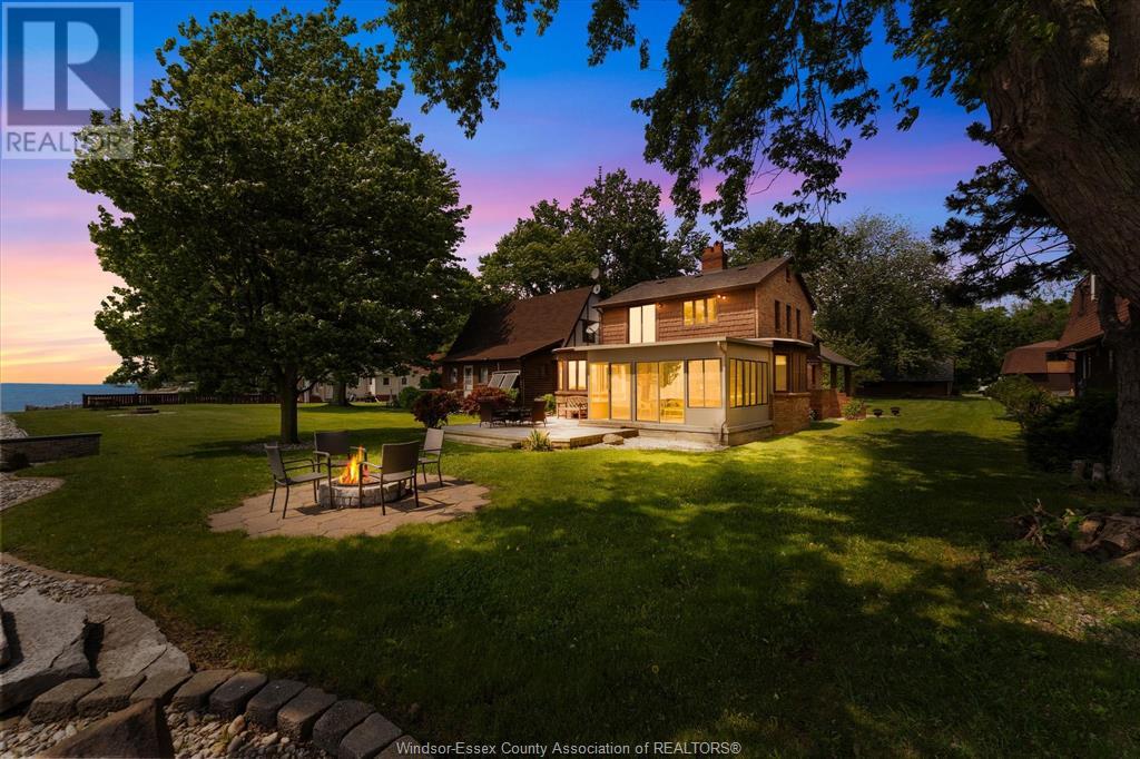 1818 Erie Ave, Amherstburg, ON N9V 2Y8