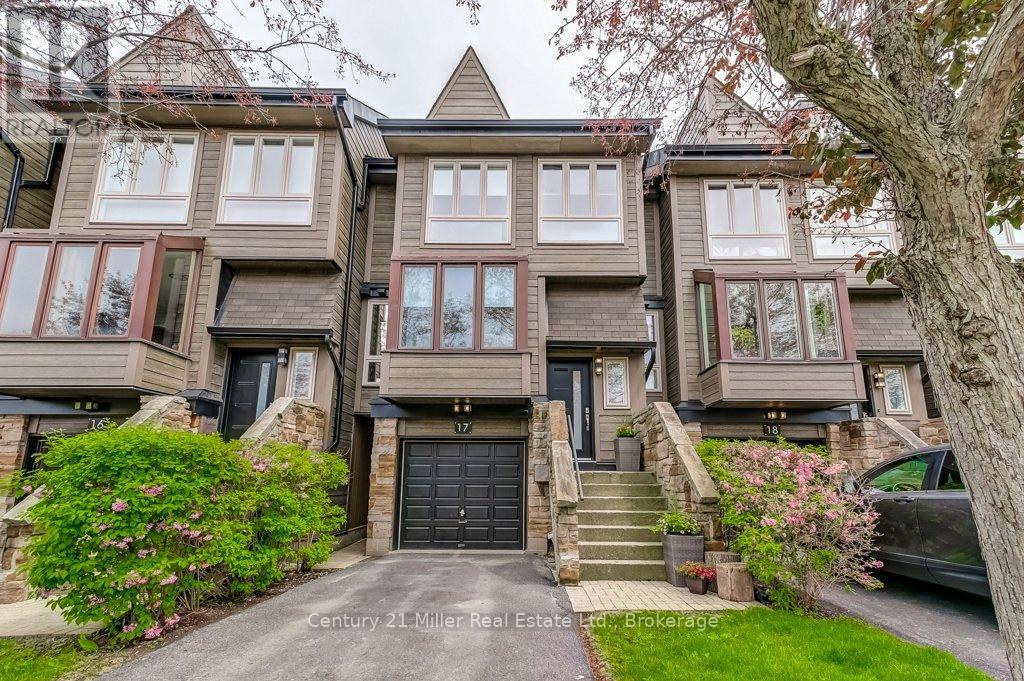 17 1120 Queens Ave, Oakville, ON L6H 2B5