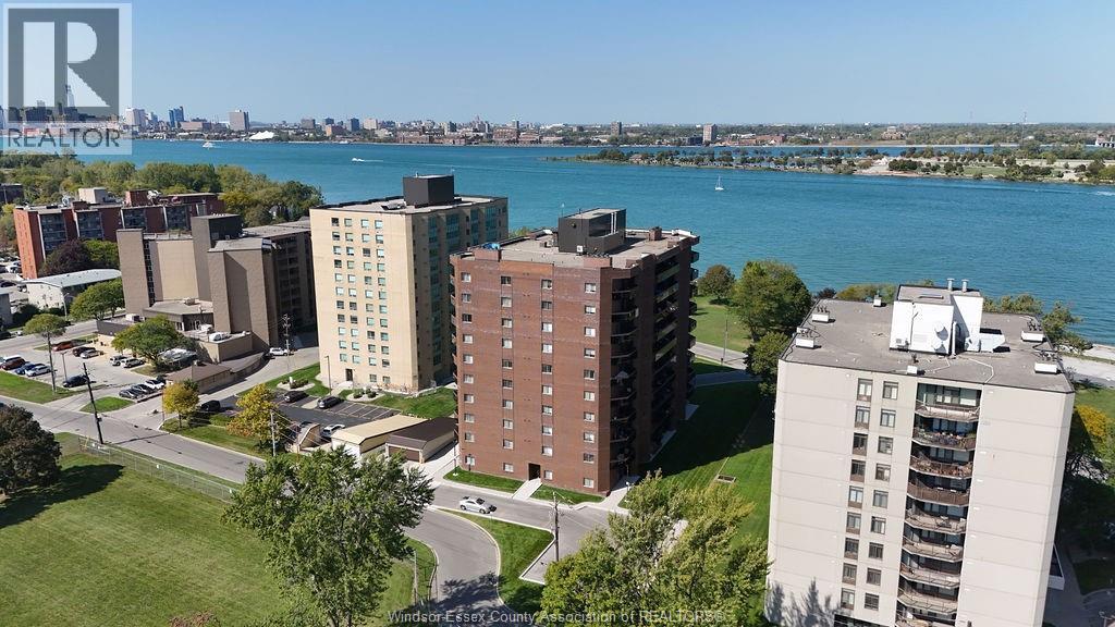 3663 Riverside Drive East Unit 906, Windsor, ON N8Y 4V3