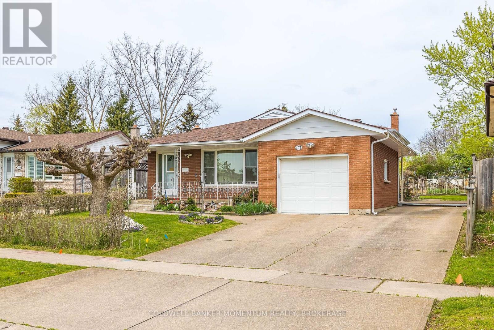 4177 Brookdale Dr, Niagara Falls, ON L2H 2A9