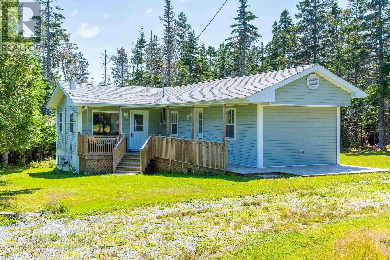 20 Howard Stevens Walk, Clam Harbour, NS B0J 2L0