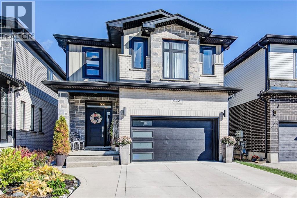 928 Chapel Hill Ct, Kitchener, ON N2R 0P4