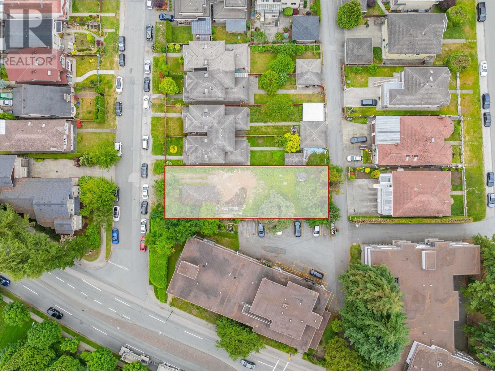 5864 Pioneer Ave, Burnaby, BC V5H 2X7