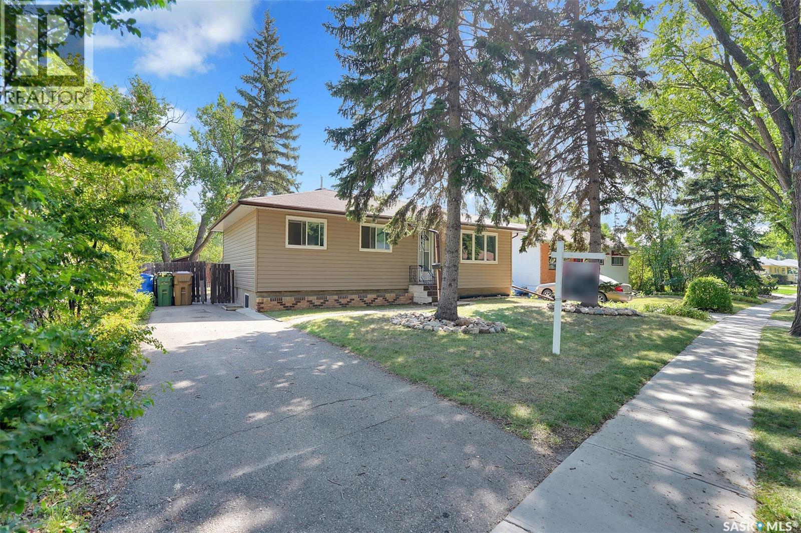 9 Lake St, Regina, SK S4S 4A7