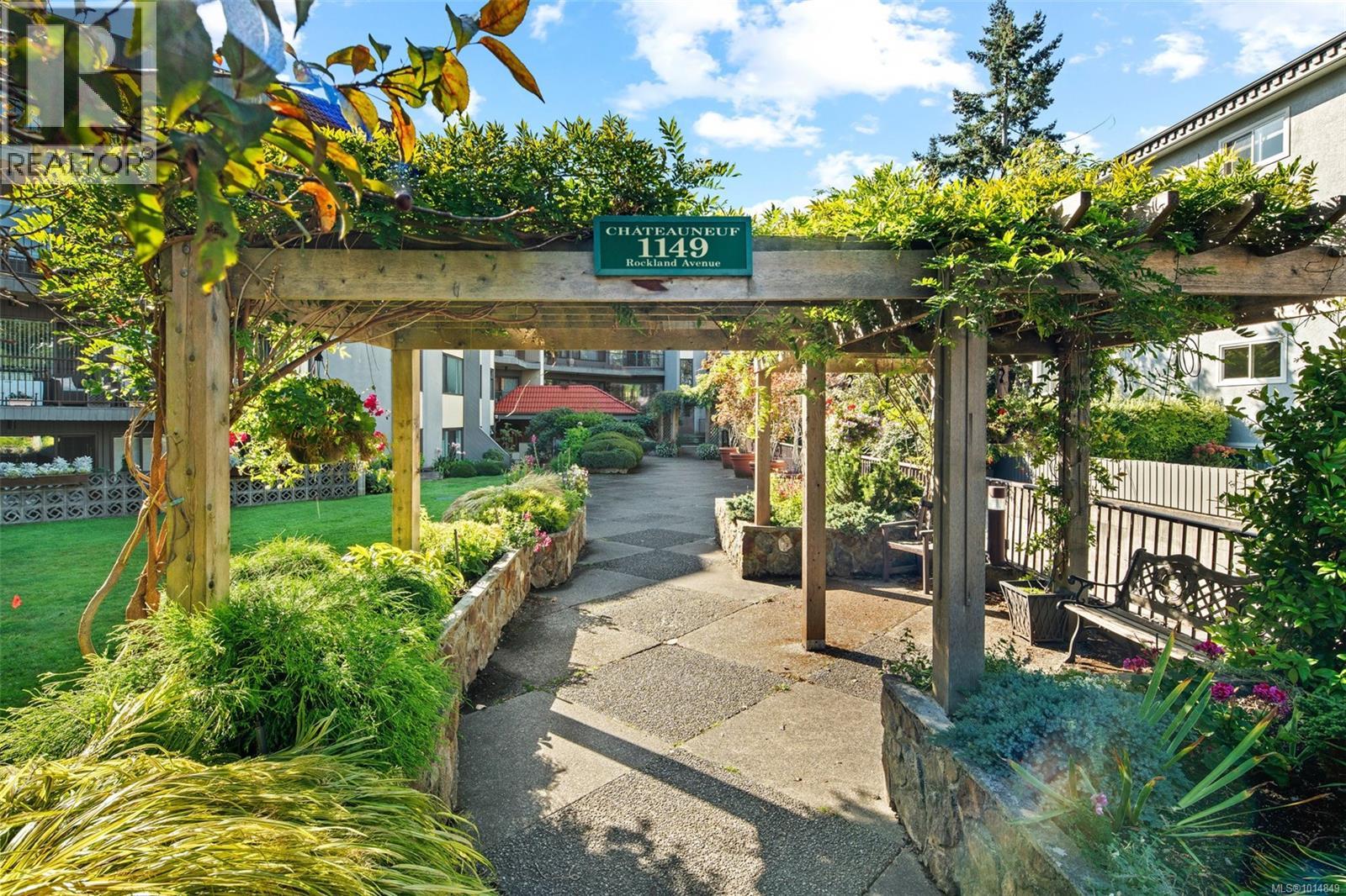 1149 Rockland Ave Unit 108 Ave, Victoria, BC V8V 4T5