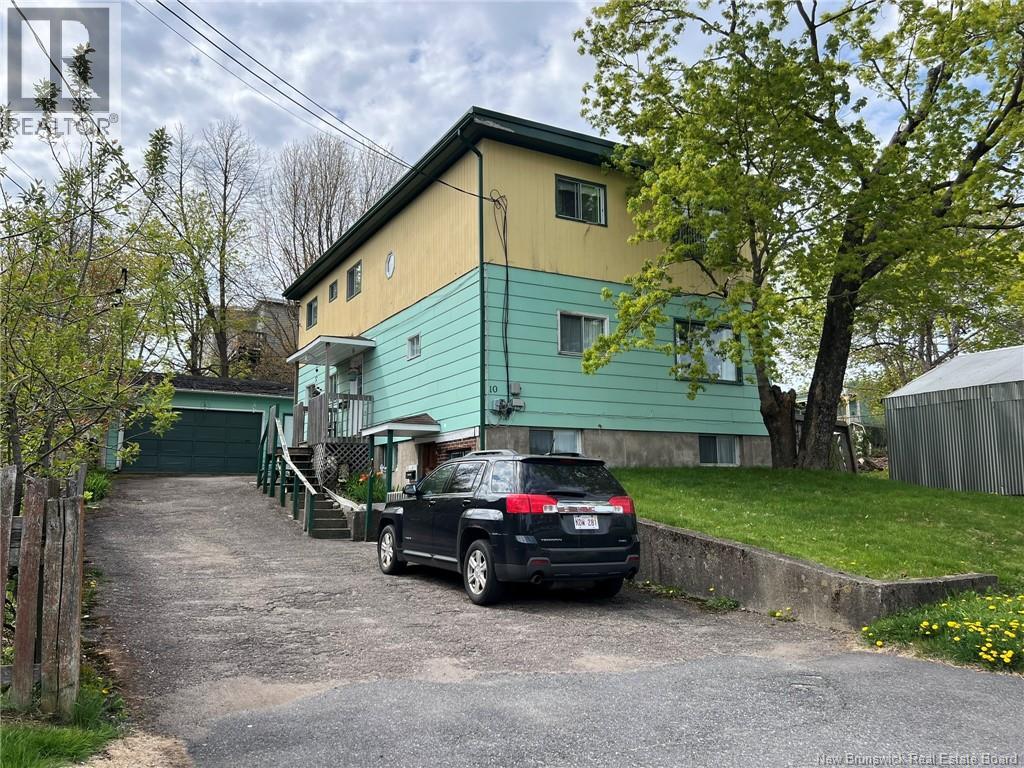 10 Newman St, Saint John, NB E2K 4H4