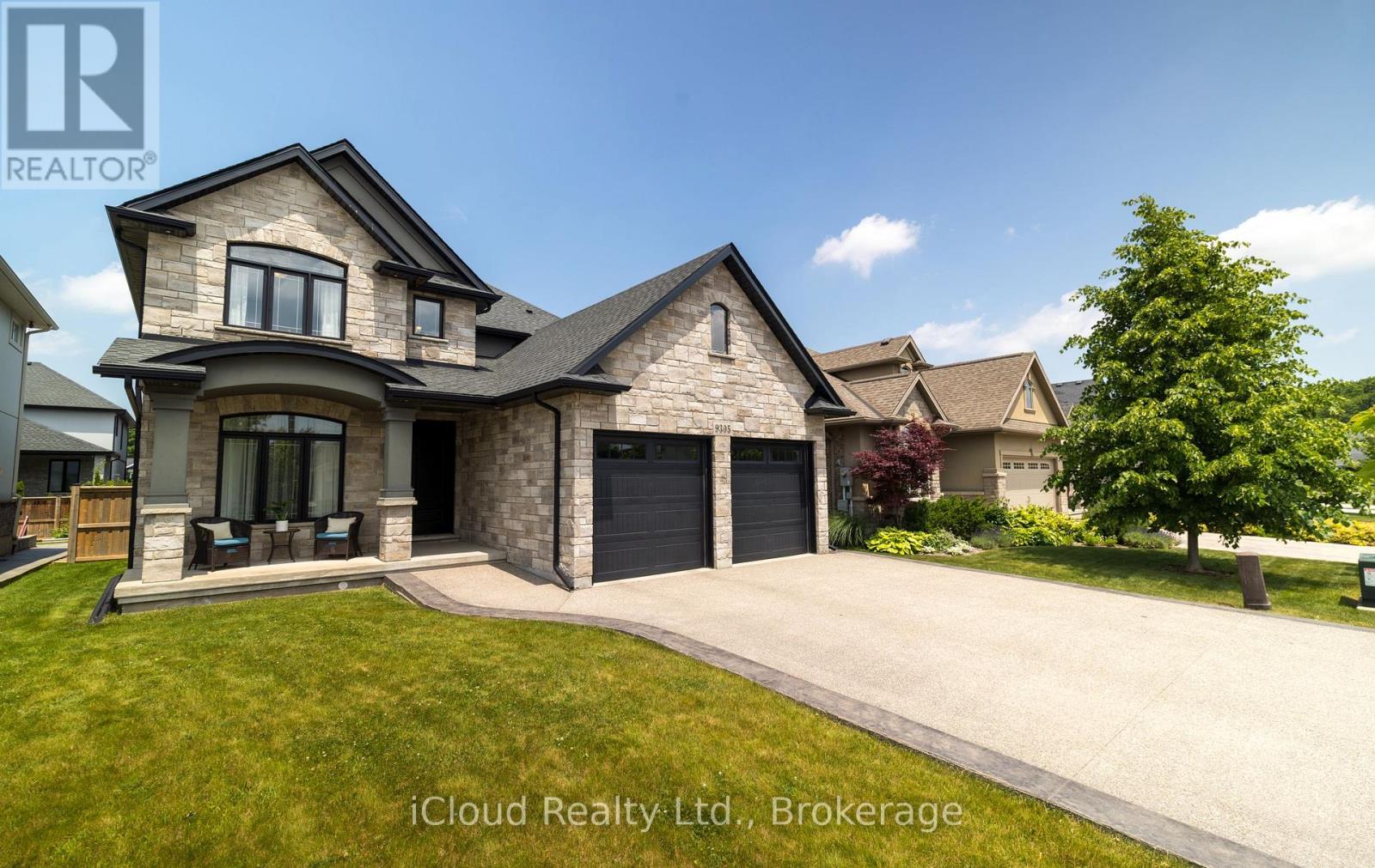 9305 Eagle Ridge Dr, Niagara Falls, ON L2H 0G4