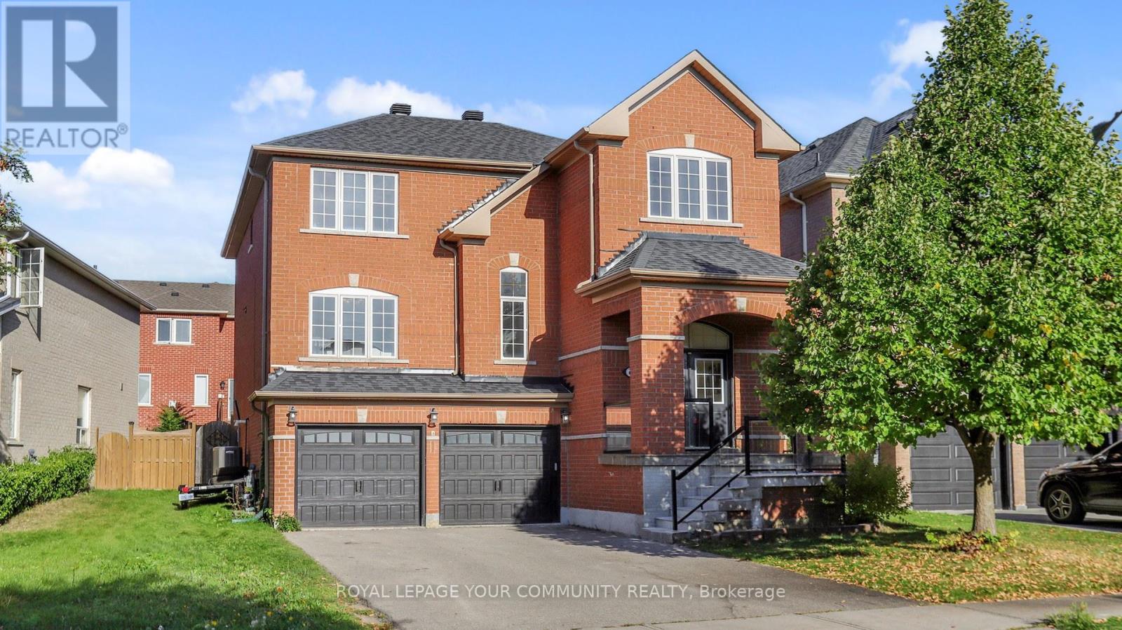61 Mynden Way, Newmarket, ON L3X 3A8