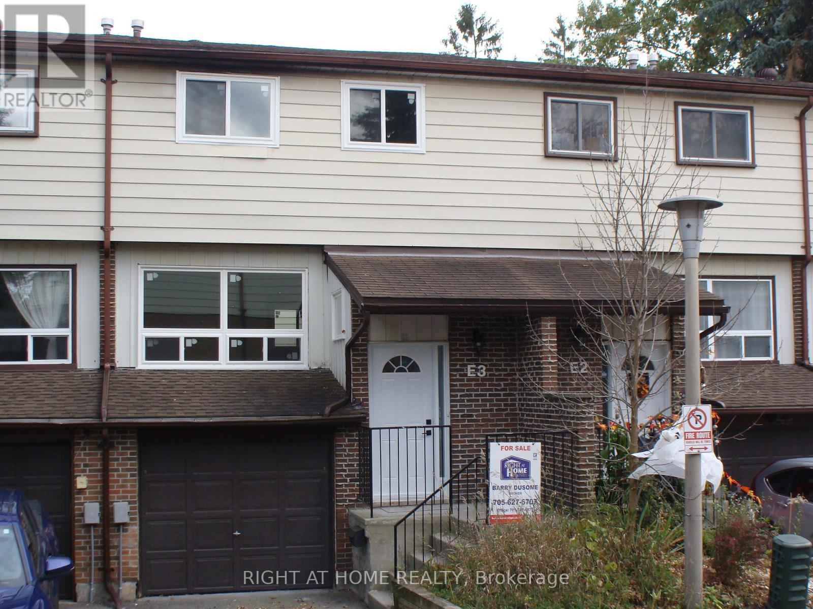 63 Ferris Ln E3 Ln, Barrie, ON L4M 5C4
