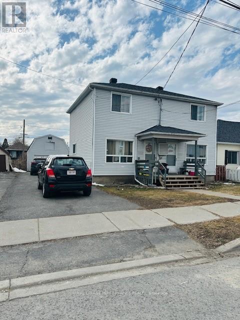 321-323 Munro St, Cornwall, ON K6J 4L4