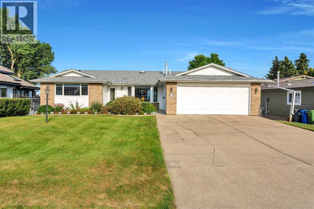 83 Oberlin Ave, Red Deer, AB T4N 4X1