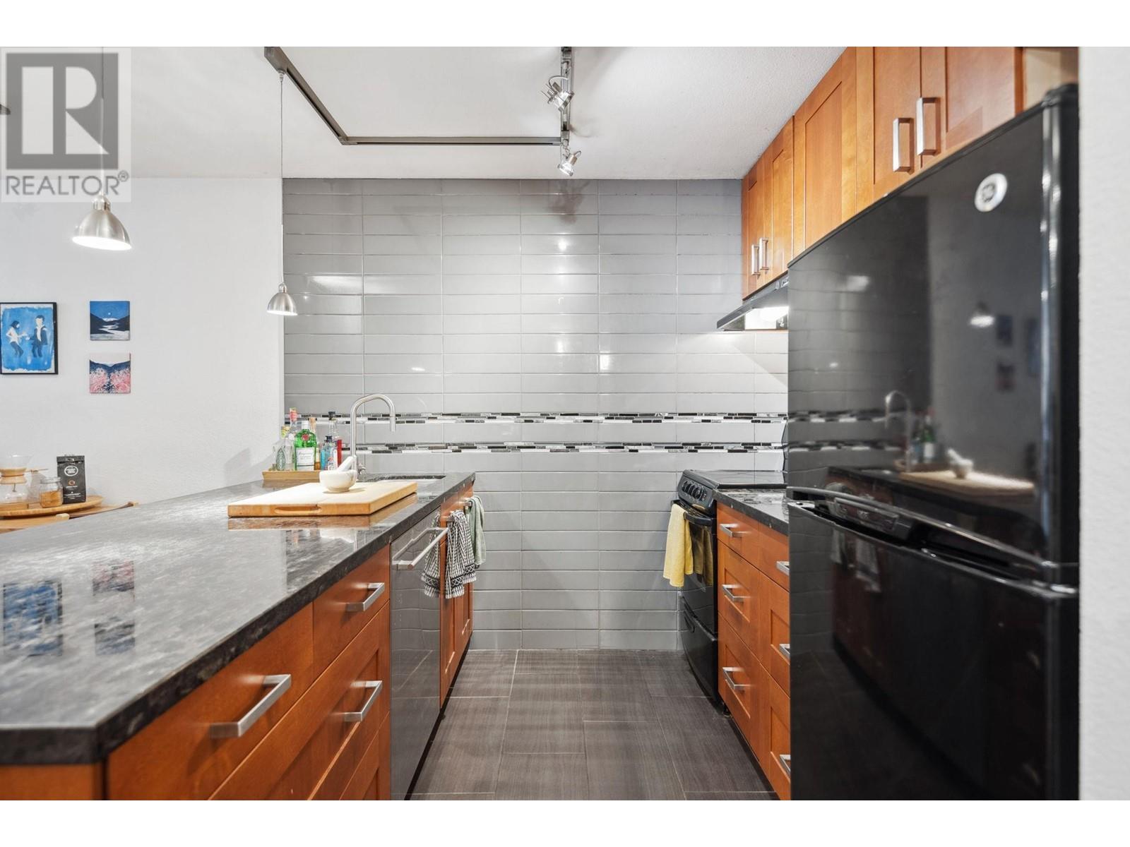 1330 Burrard Street Unit 615, Vancouver, BC V6Z 2B8
