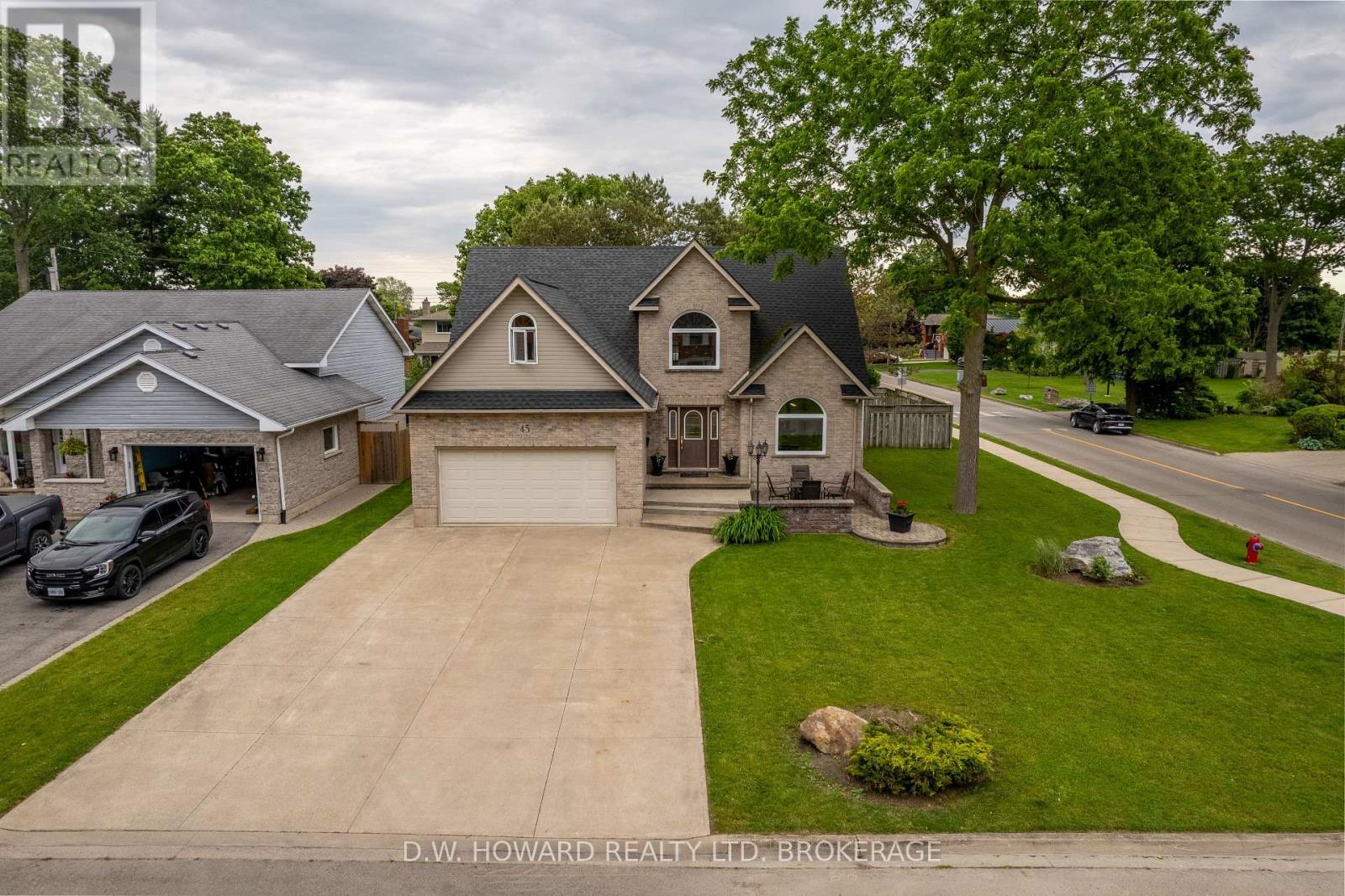 45 Westwood Dr, Port Colborne, ON L3K 6B9