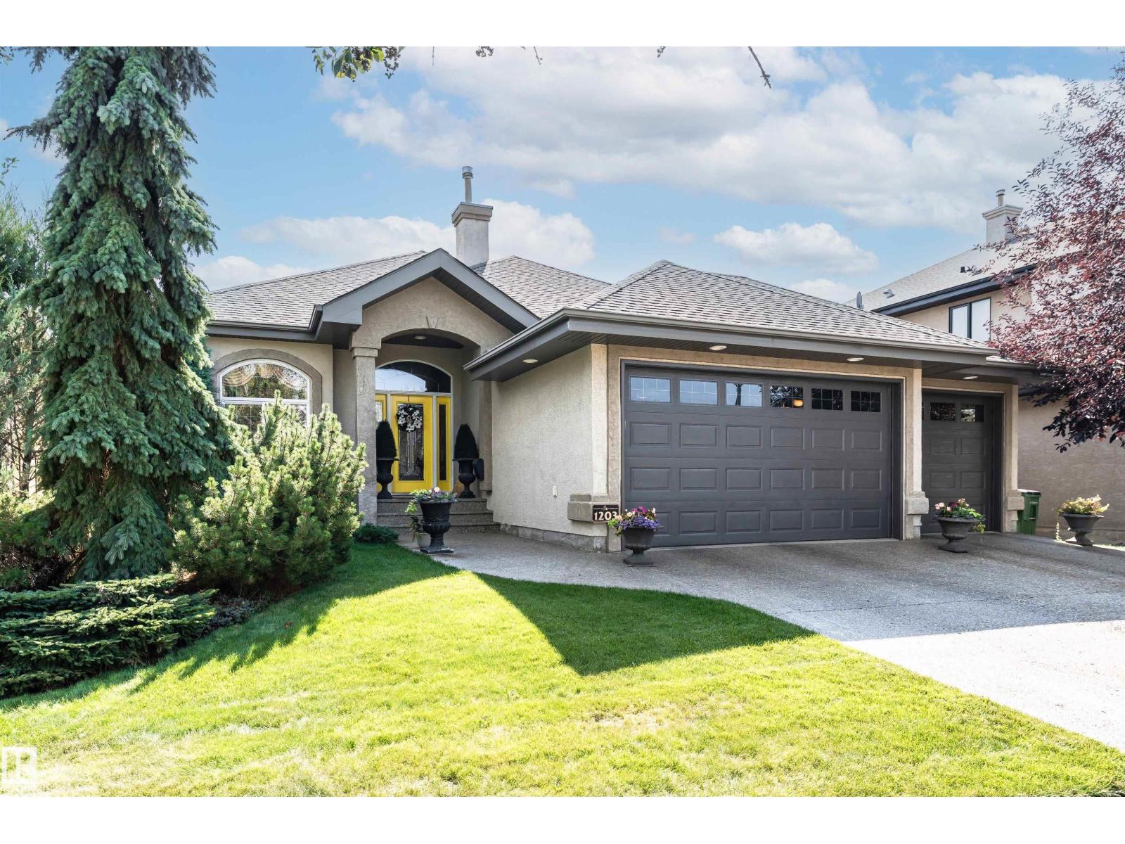 1203 Hollands Cl NW, Edmonton, AB T6R 3L2