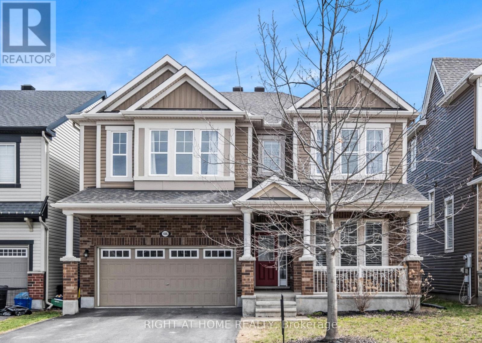 186 Lamprey St, Ottawa, ON K2C 3H2