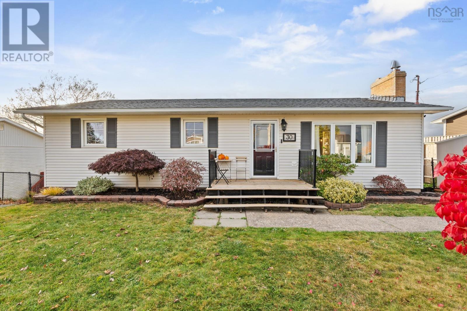 30 Sirius Cres, Dartmouth, NS B2W 4L5