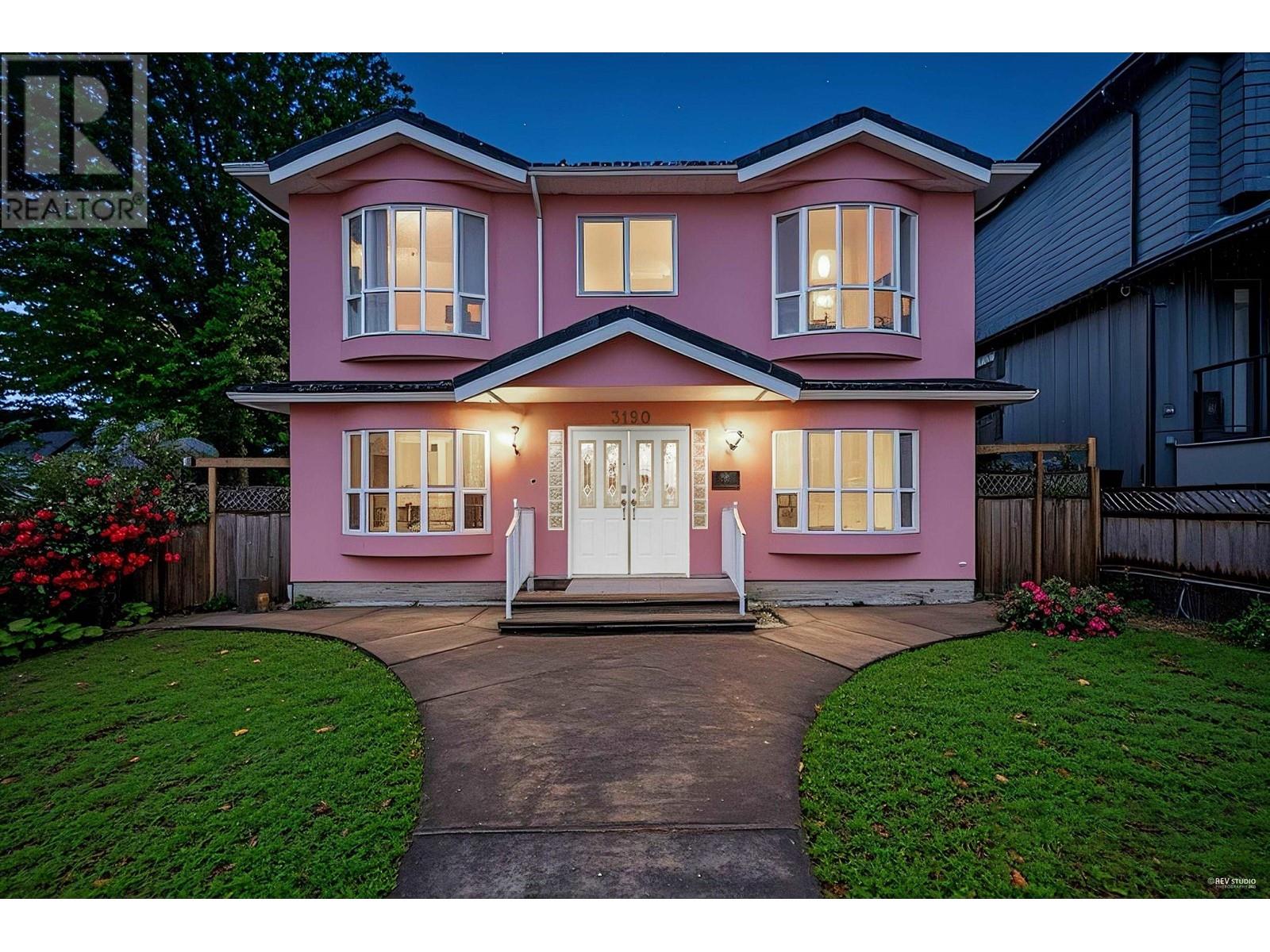 3190 Grant St, Vancouver, BC V5K 3H9