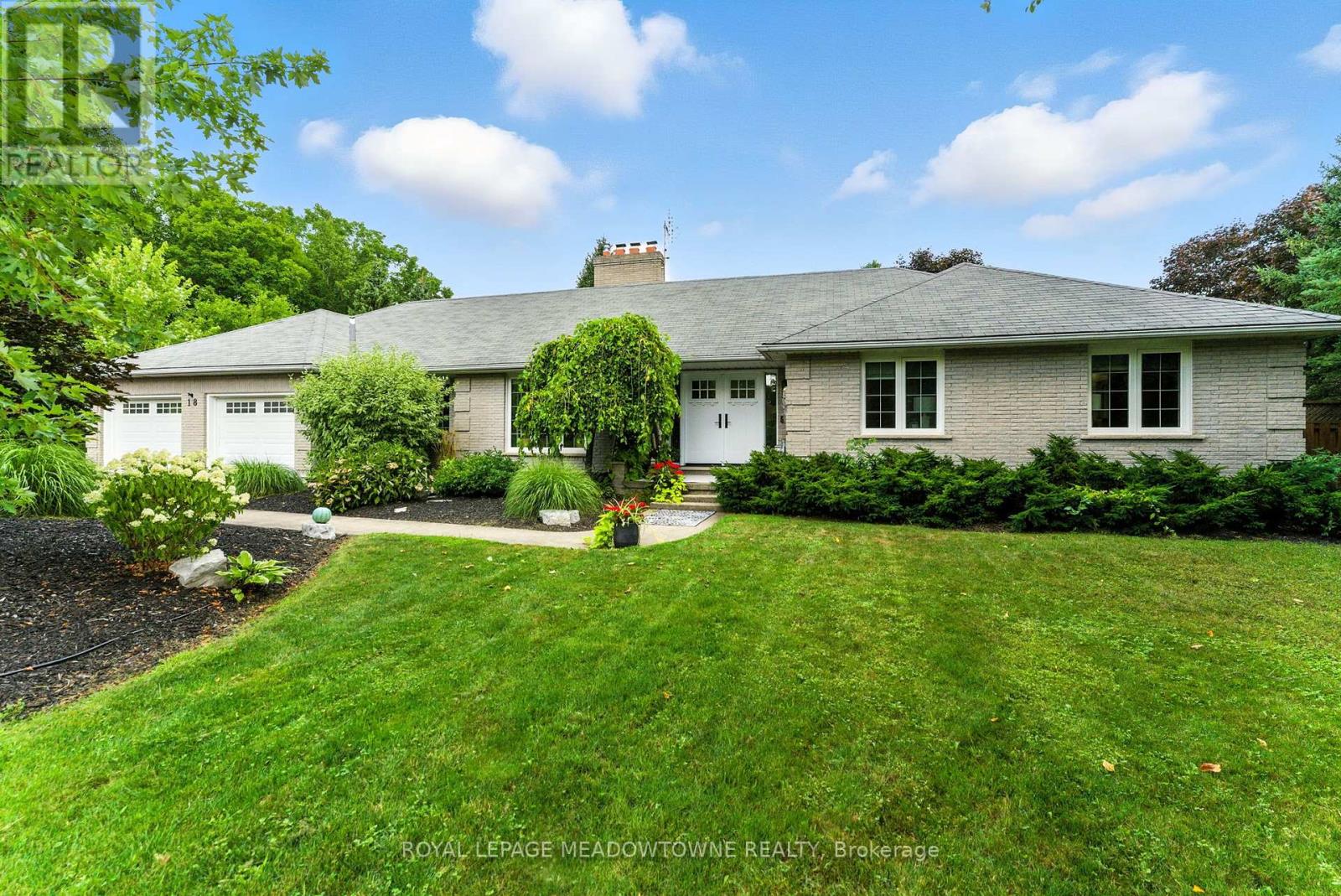 18 Vanstraalen St, Hamilton, ON L0R 1H3