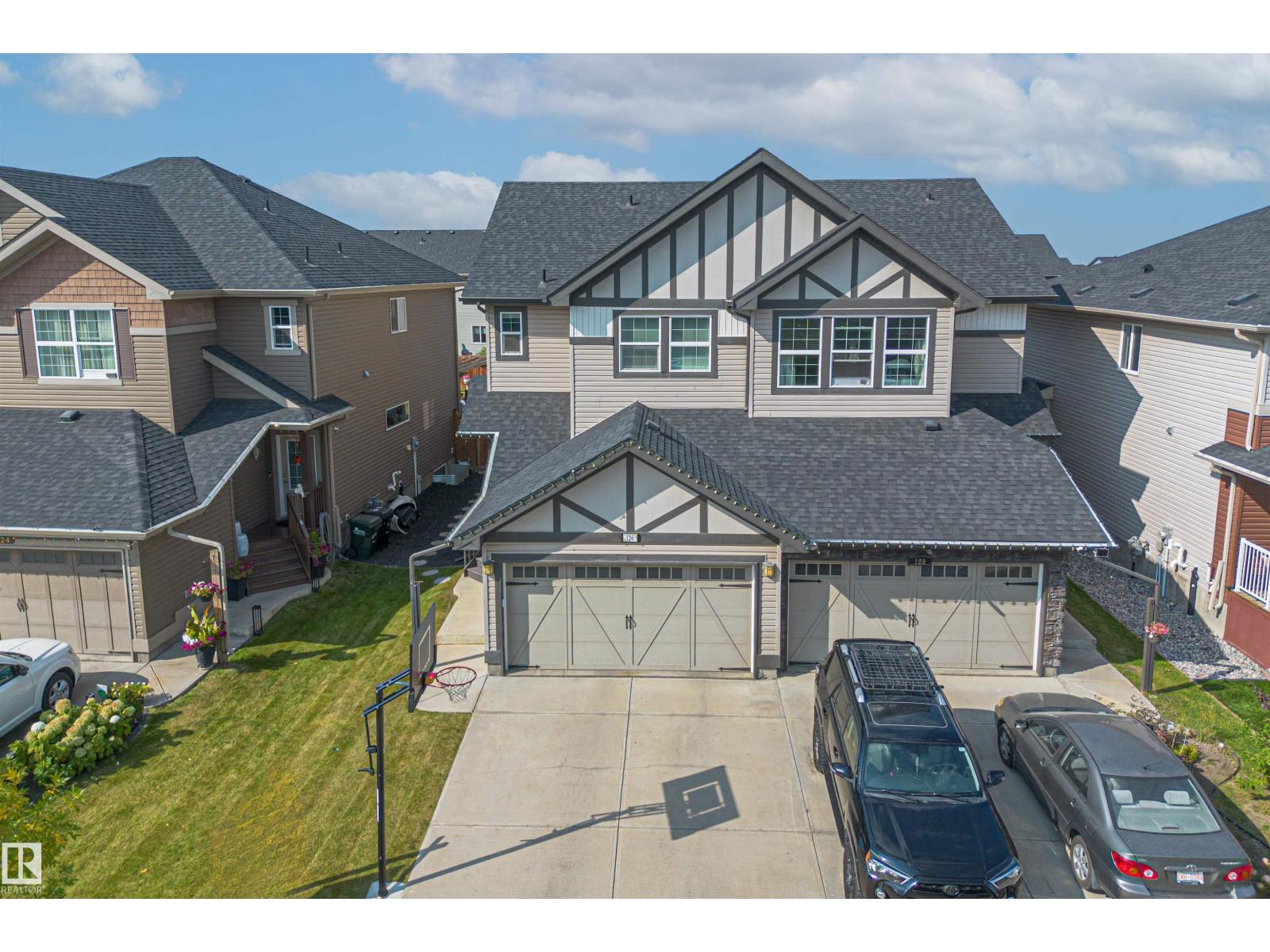 126 Abbey Rd, Sherwood Park, AB T8A 1A5