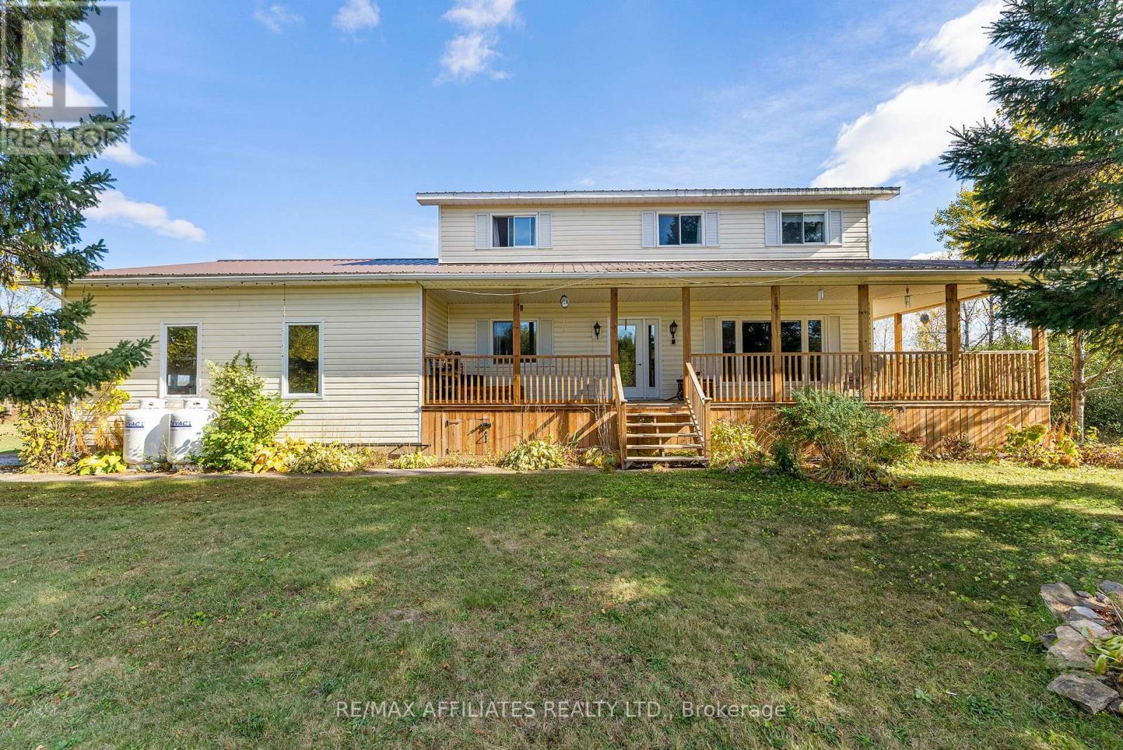 817 Code Dr, Montague, ON K7A 4S6