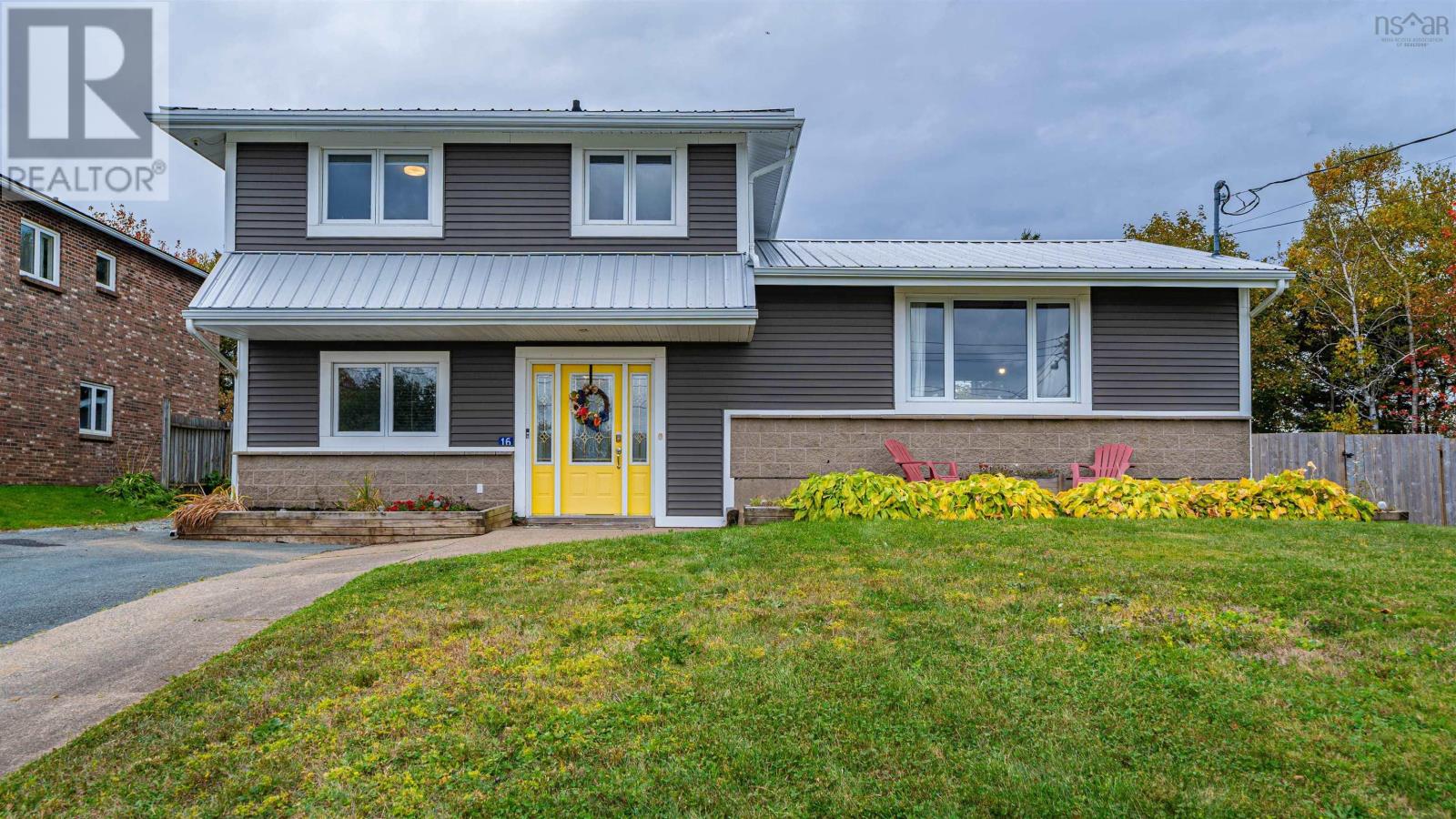 16 Donview Dr, Dartmouth, NS B2W 4C8