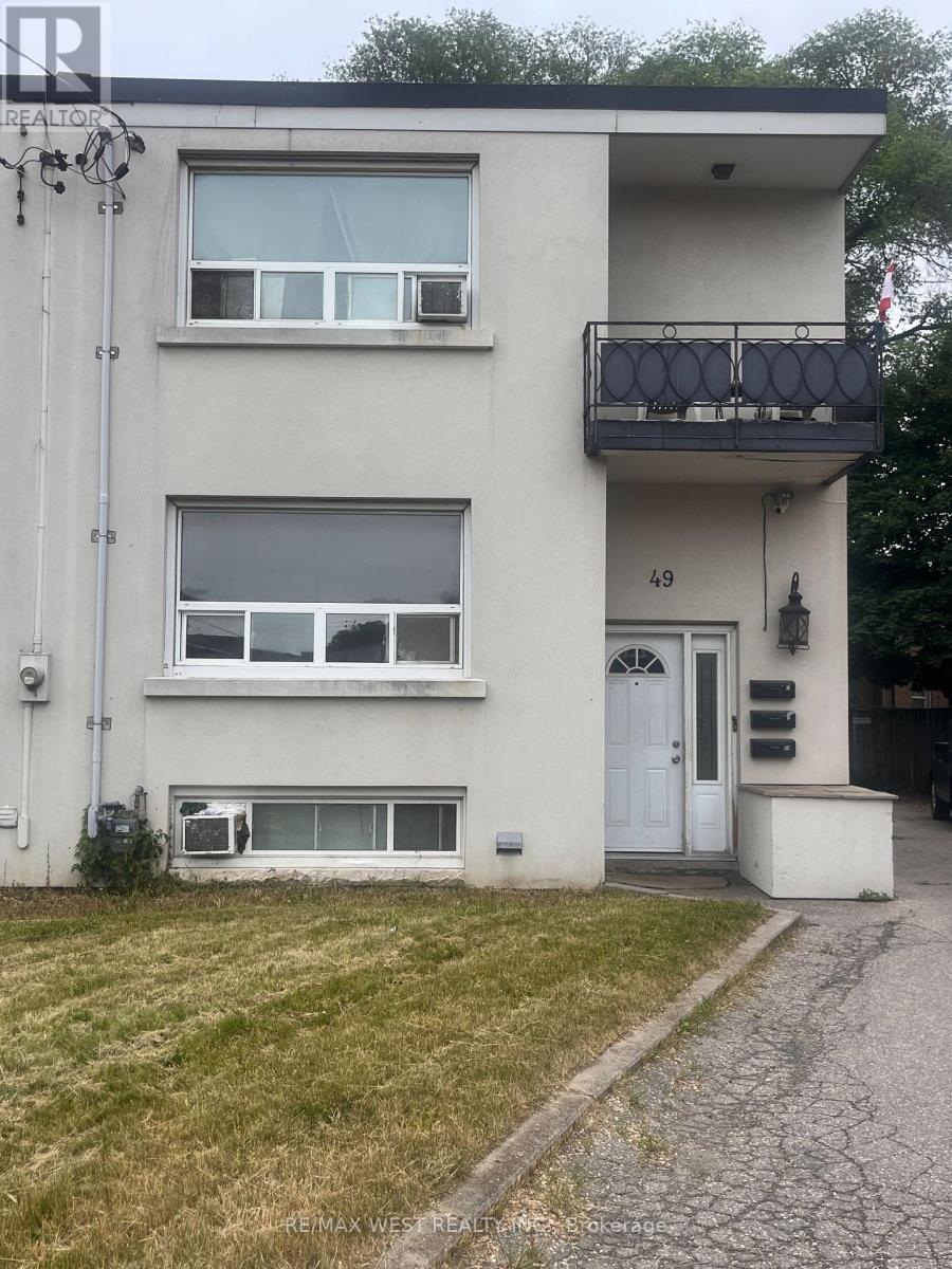 49 Penhurst Ave, Toronto, ON M8Y 3A9