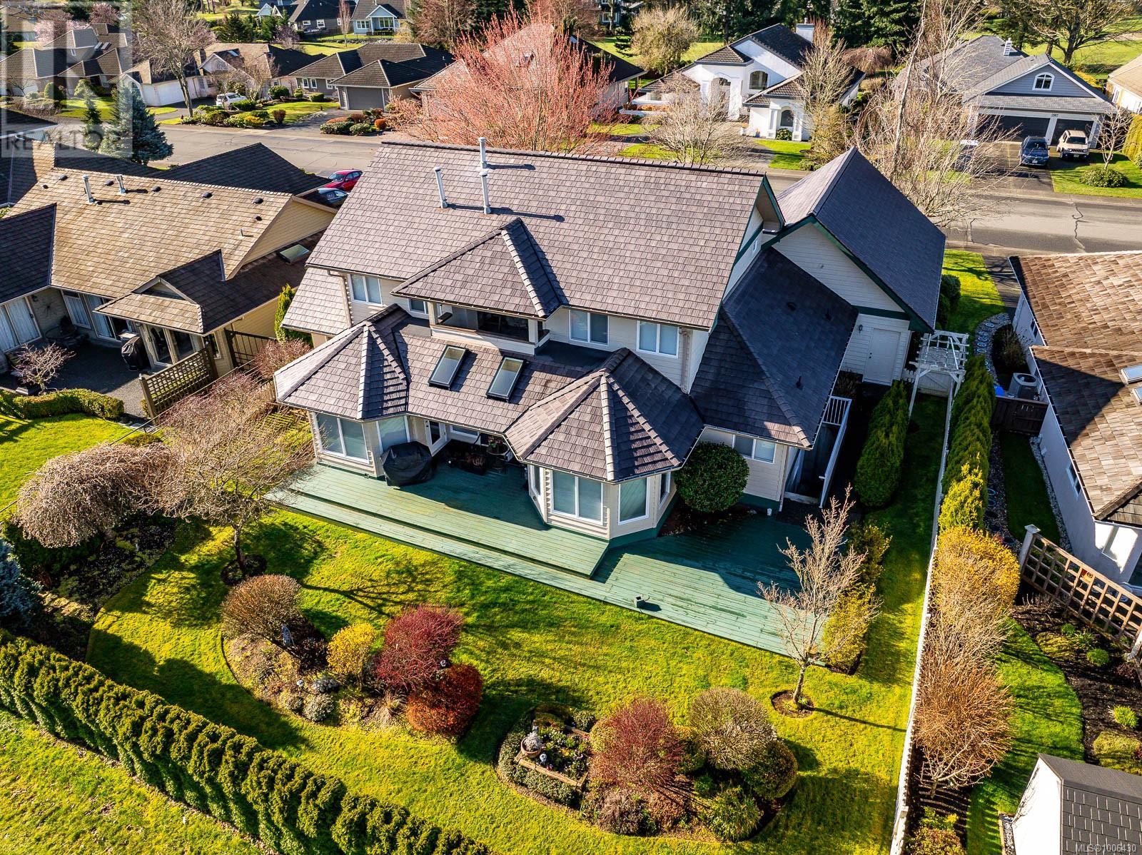 2996 Royal Vista Way, Courtenay, BC V9N 9X3