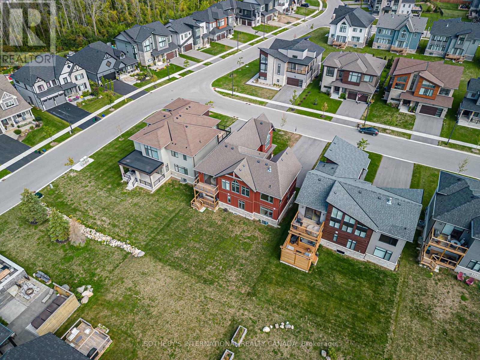 103 Stoneleigh Dr, Blue Mountains, ON L9Y 4P5