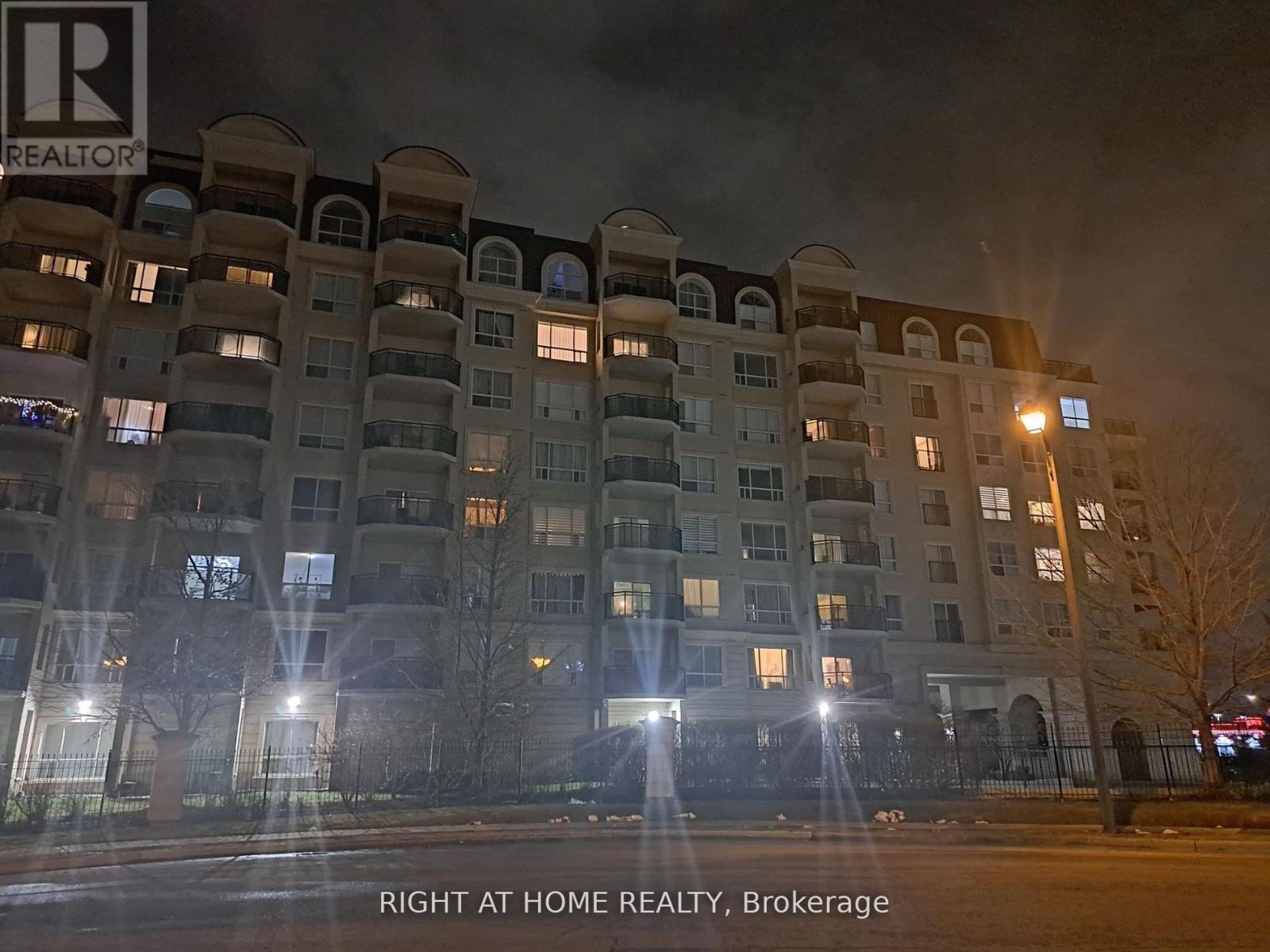 704 1 Maison Parc Ct, Vaughan, ON L4J 9K1