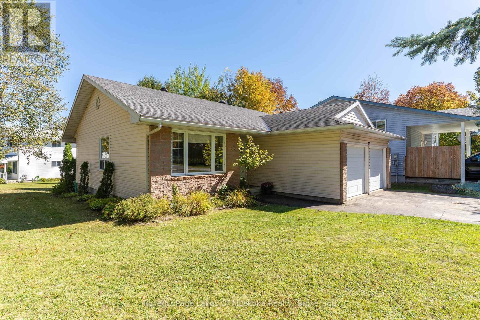 22 Knotty Pine Trl, Huntsville, ON P1H 1S7