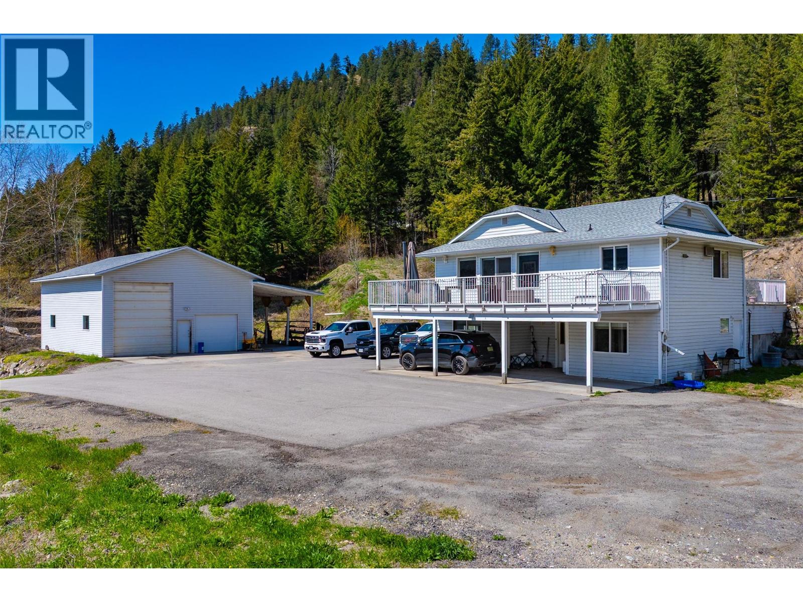7114 Goshawk Rd, Kelowna, BC V1P 1H9