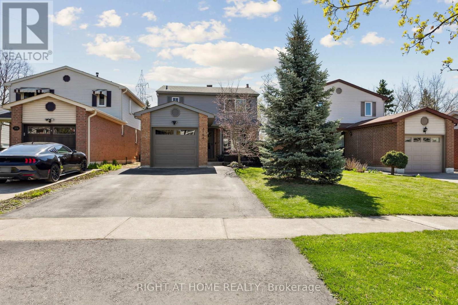 3194 Greenbough Cres, Burlington, ON L7M 3B1