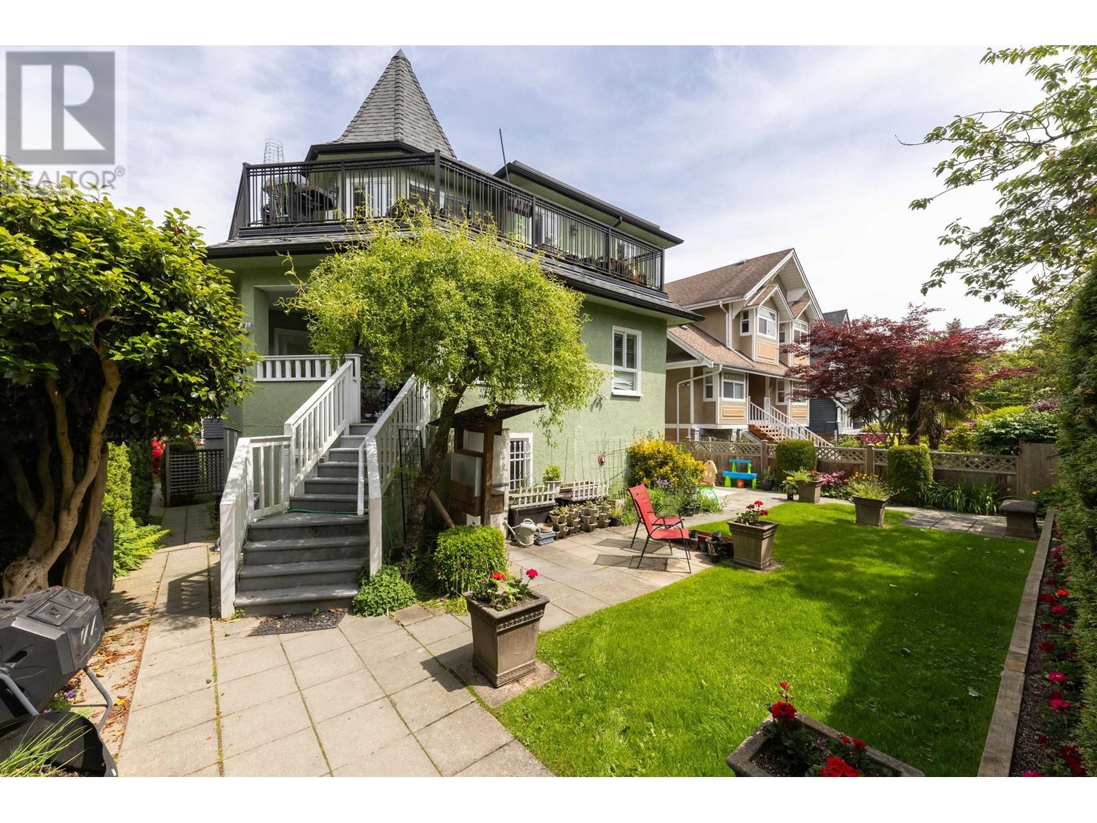 151 W 14th Ave, Vancouver, BC V5Y 1W8