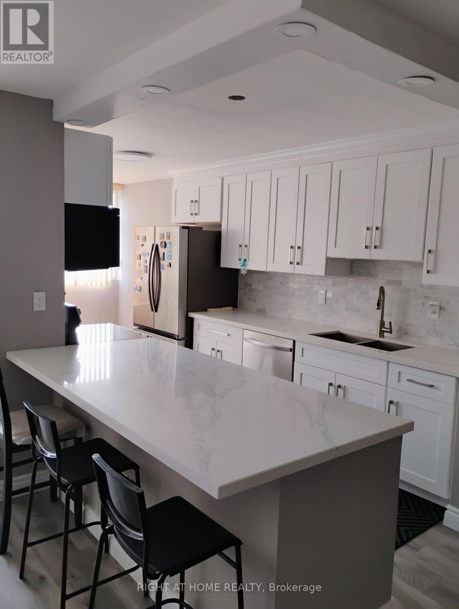 705 100 Antibes Dr, Toronto, ON M2R 3N1