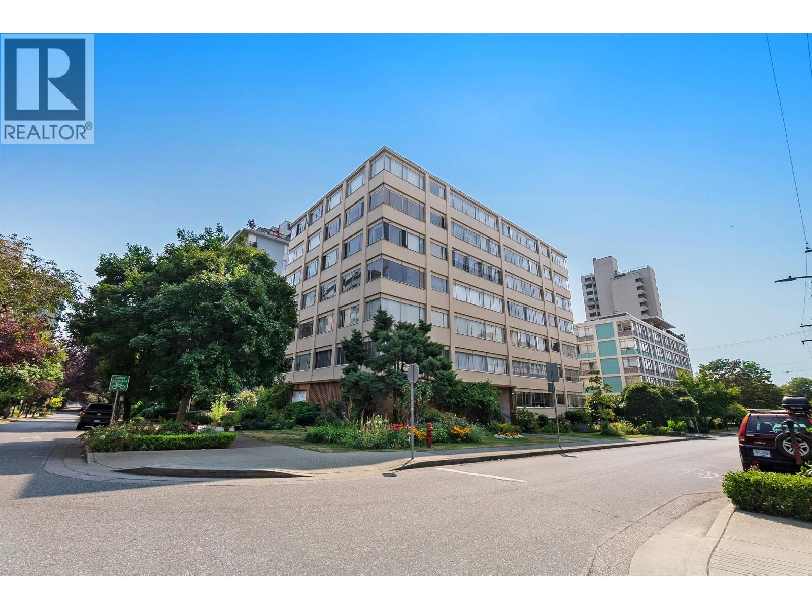 1050 Chilco Street Unit 301, Vancouver, BC V6G 2R8
