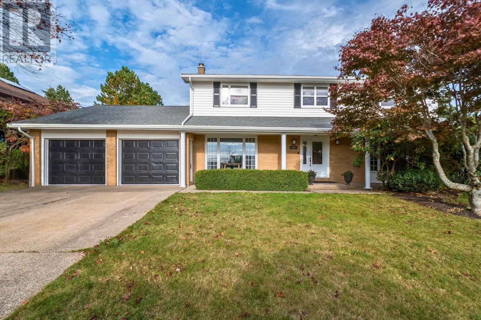 14 Bayswater Rd, Dartmouth, NS B2W 4E1