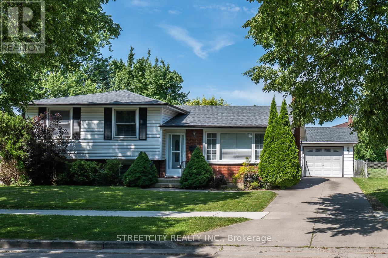 729 Hampstead Rd N, London, ON N6C 4X7