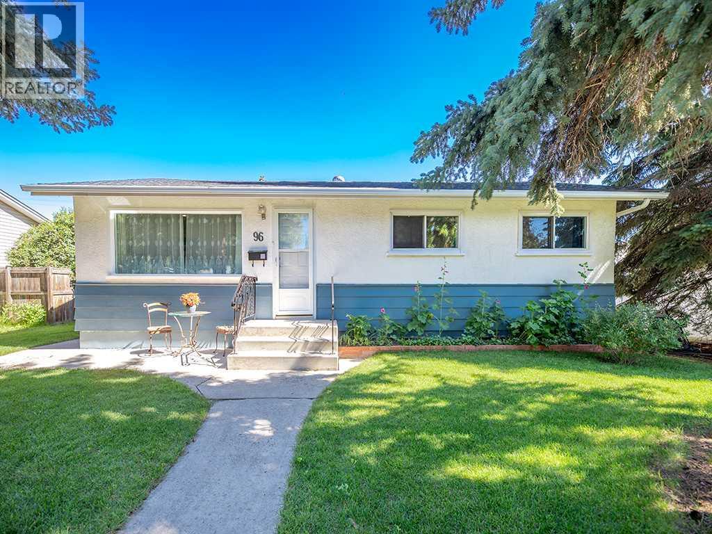 96 Windermere Rd SW, Calgary, AB T3C 3K5