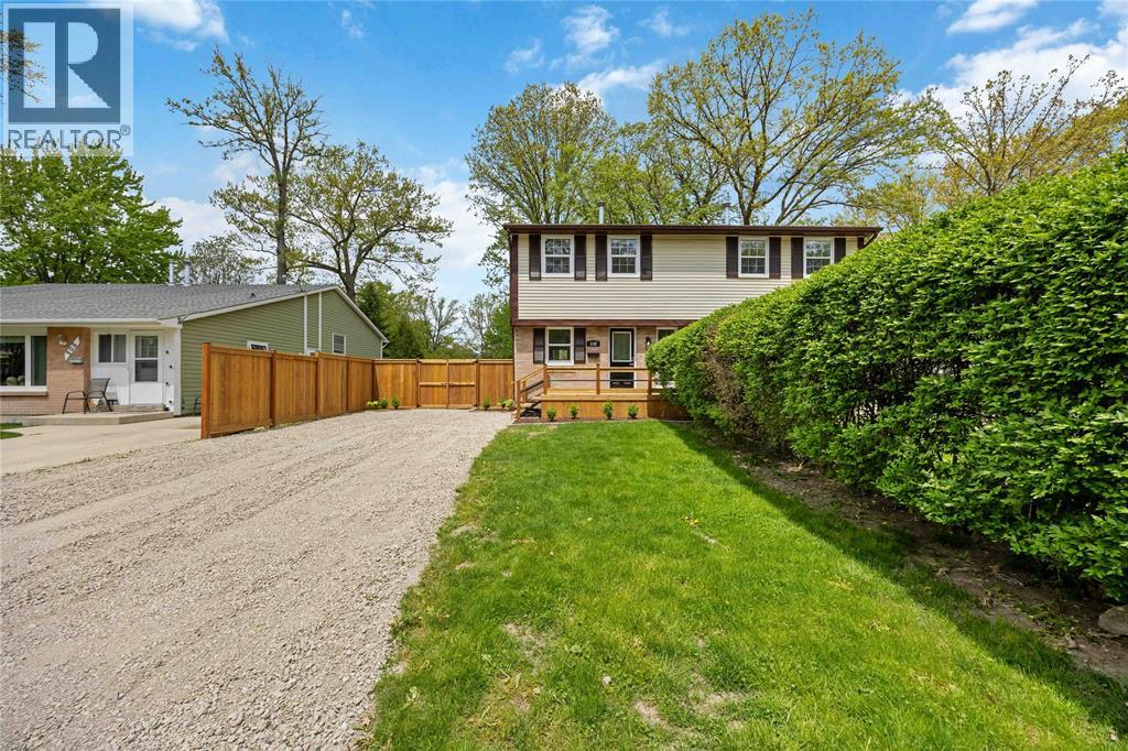 110 Fairview Pl, Sarnia, ON N7S 4E1