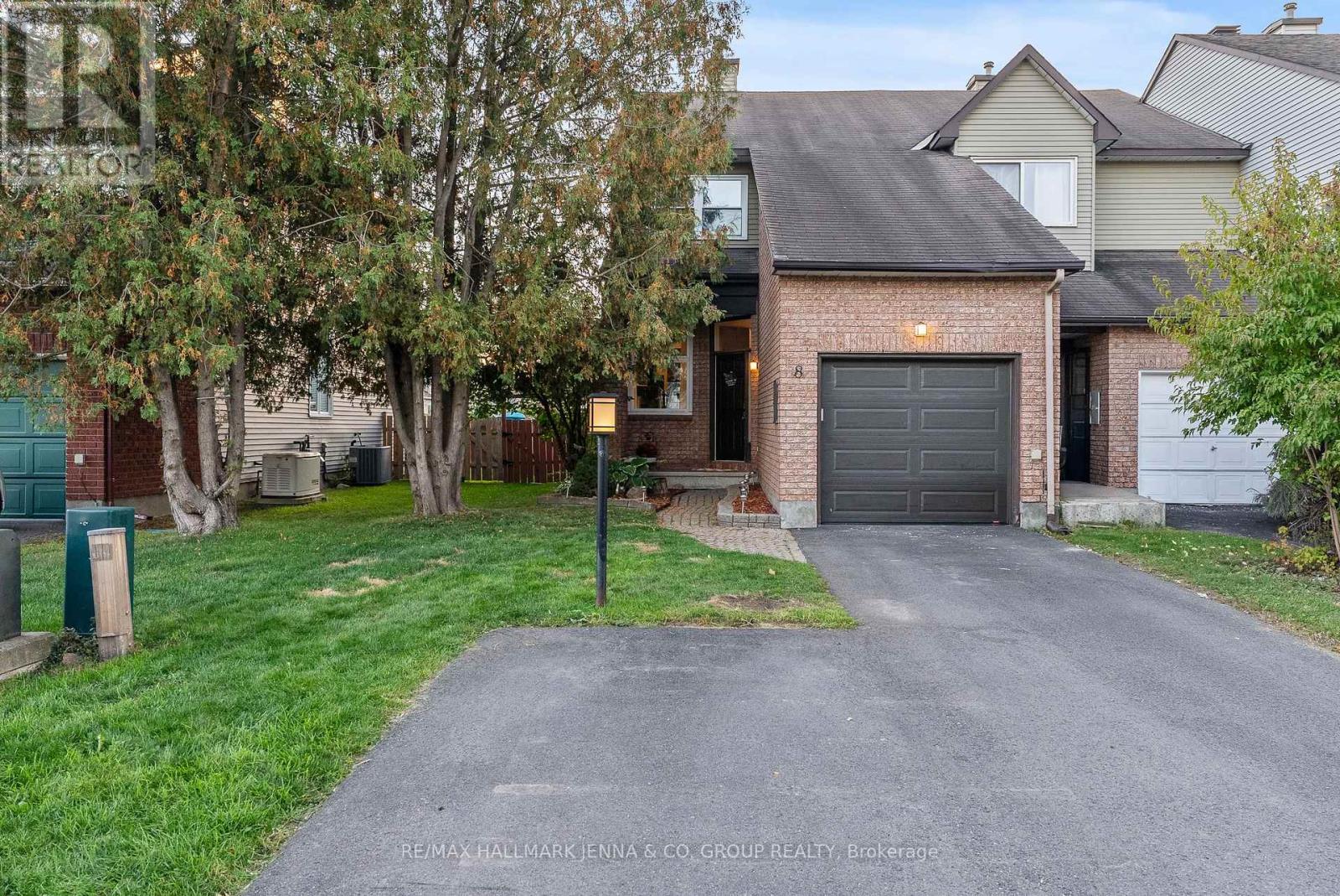 8 Alfa St, Ottawa, ON K2J 3S5