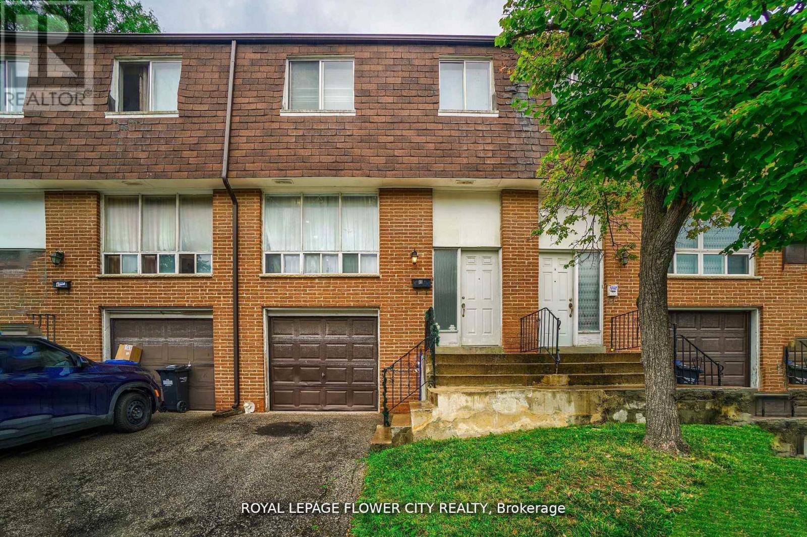 49 7475 Goreway Dr, Mississauga, ON L4T 3T3