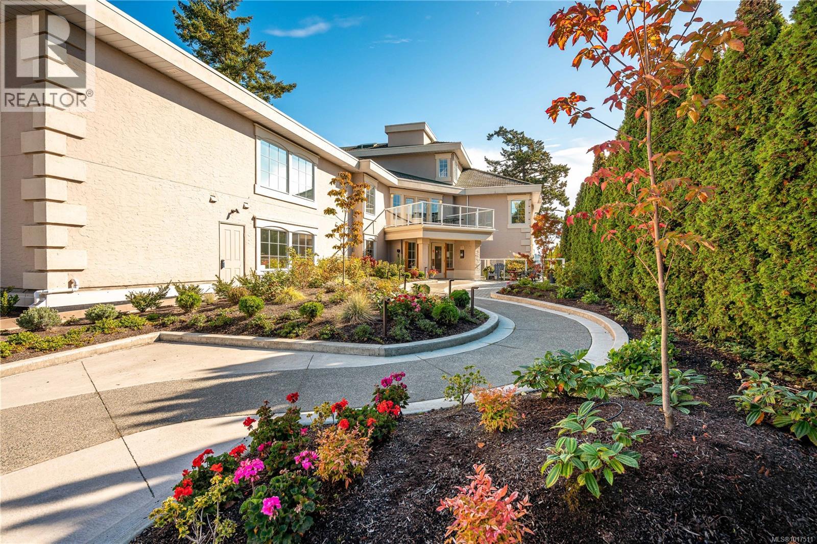 1 Buddy Rd Unit 304 Rd, View Royal, BC V9B 1V6
