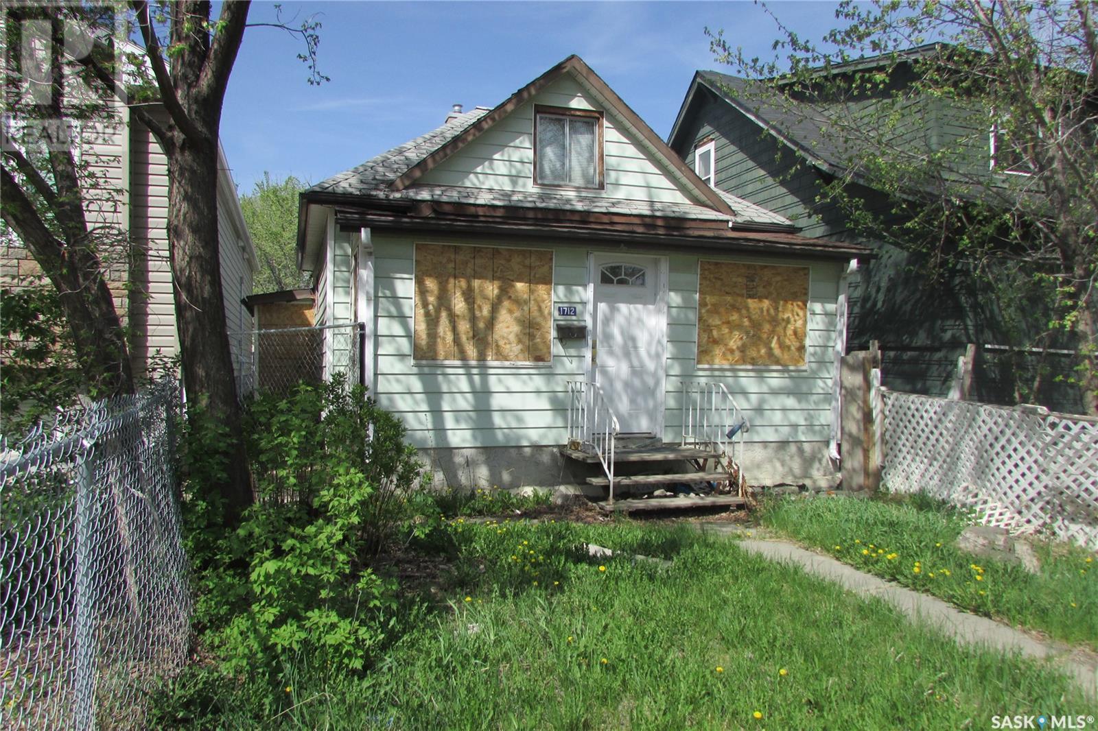 1712 Toronto St, Regina, SK S4P 1M4