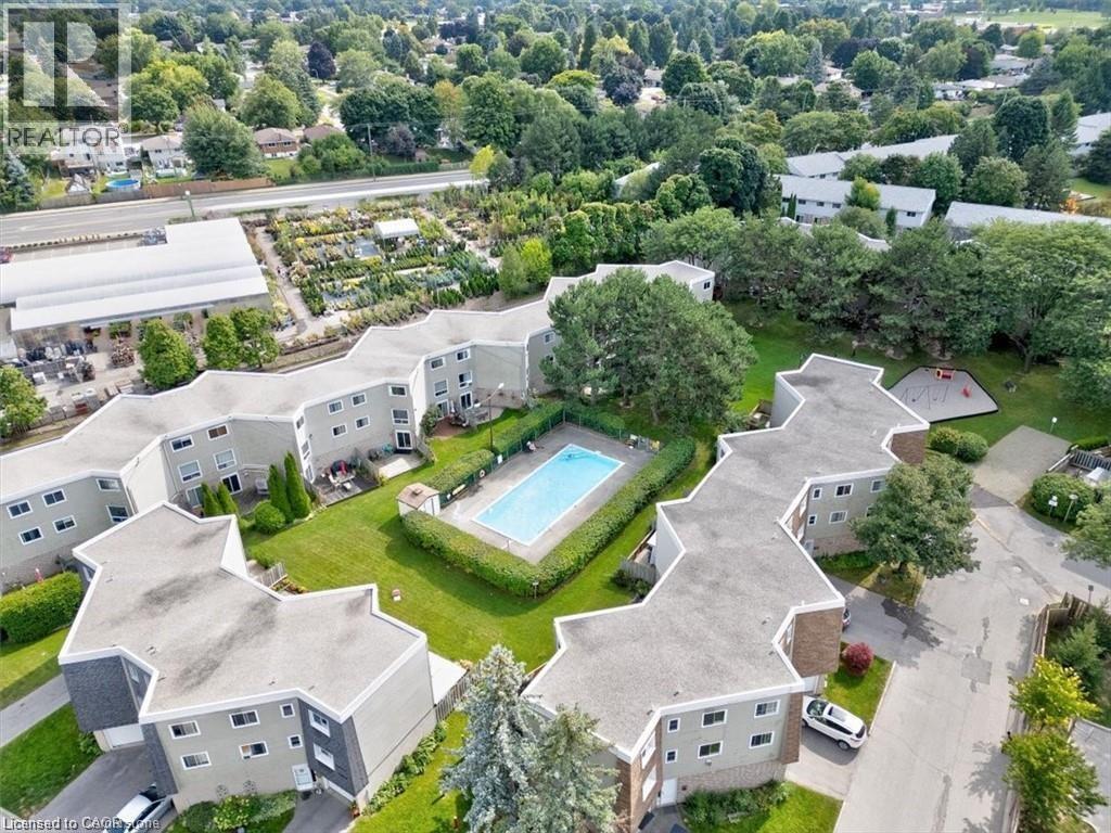 60 Elmsdale Drive Unit 9, Kitchener, ON N2E 2G4