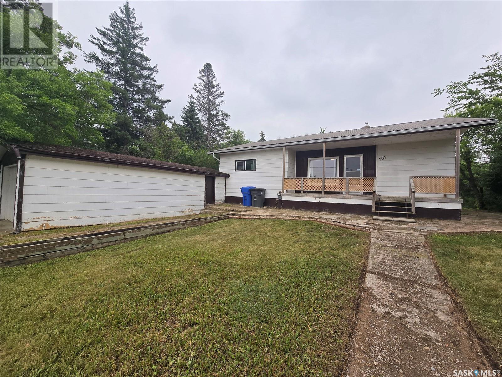 707 Poplar St, Wolseley, SK S0G 5H0