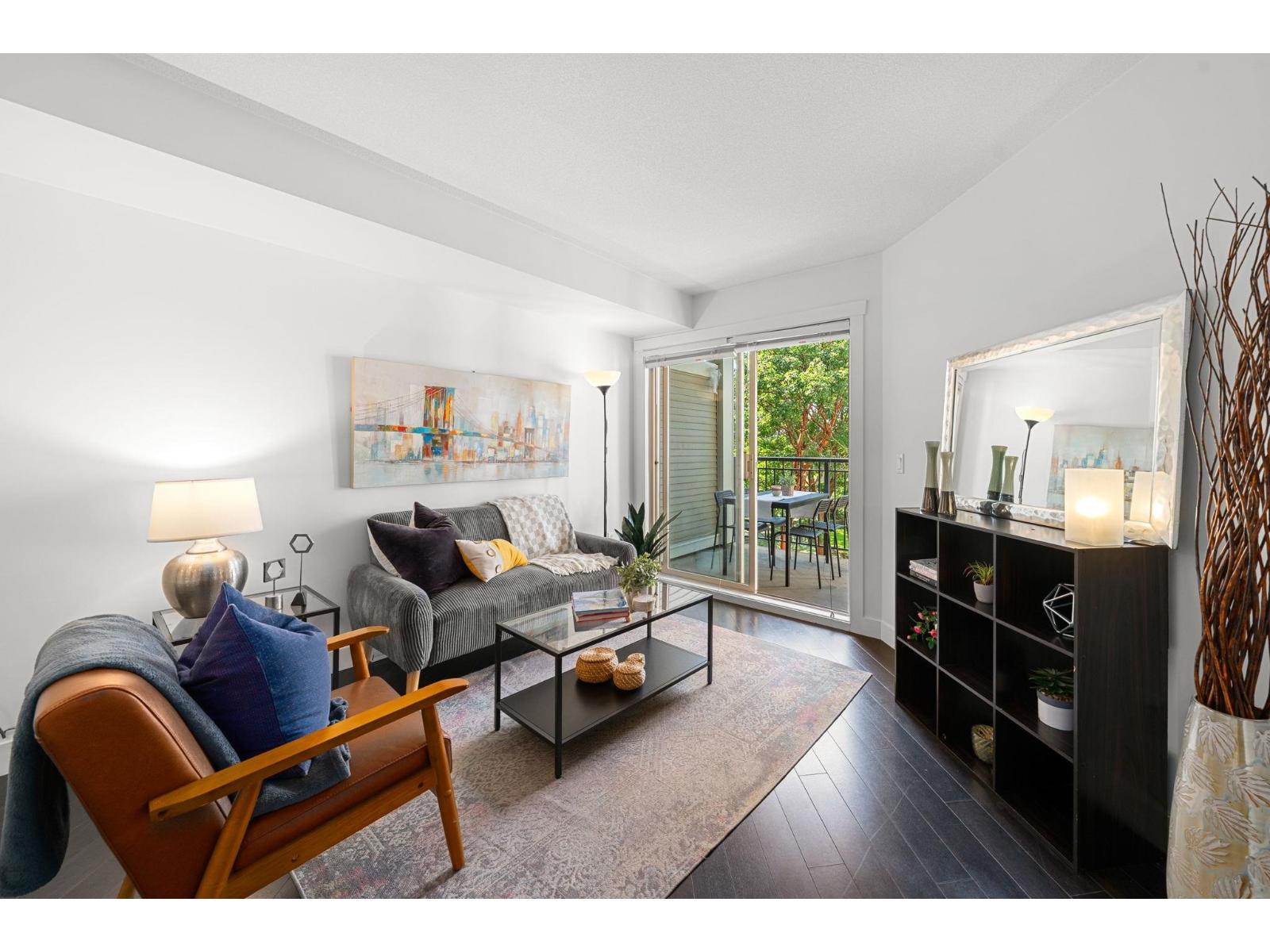 13555 Gateway Drive Unit 209, Surrey, BC V3T 0B5