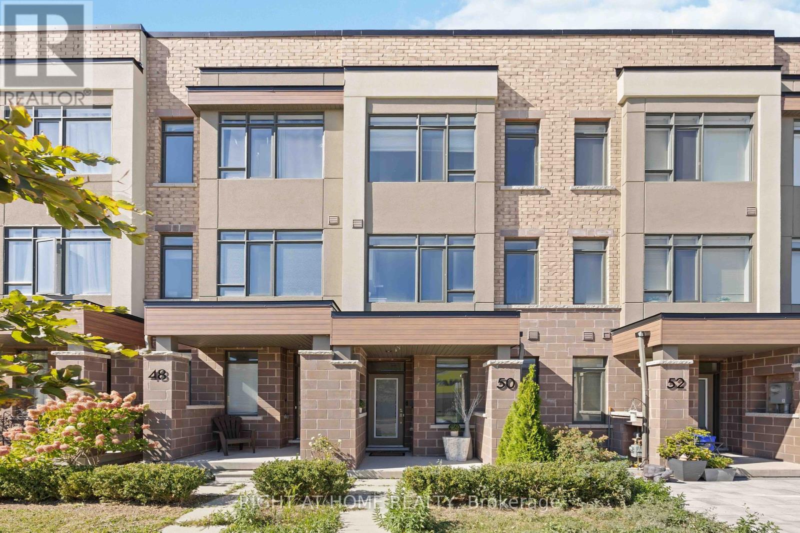 50 Troon Ave E, Vaughan, ON L6A 4Z2