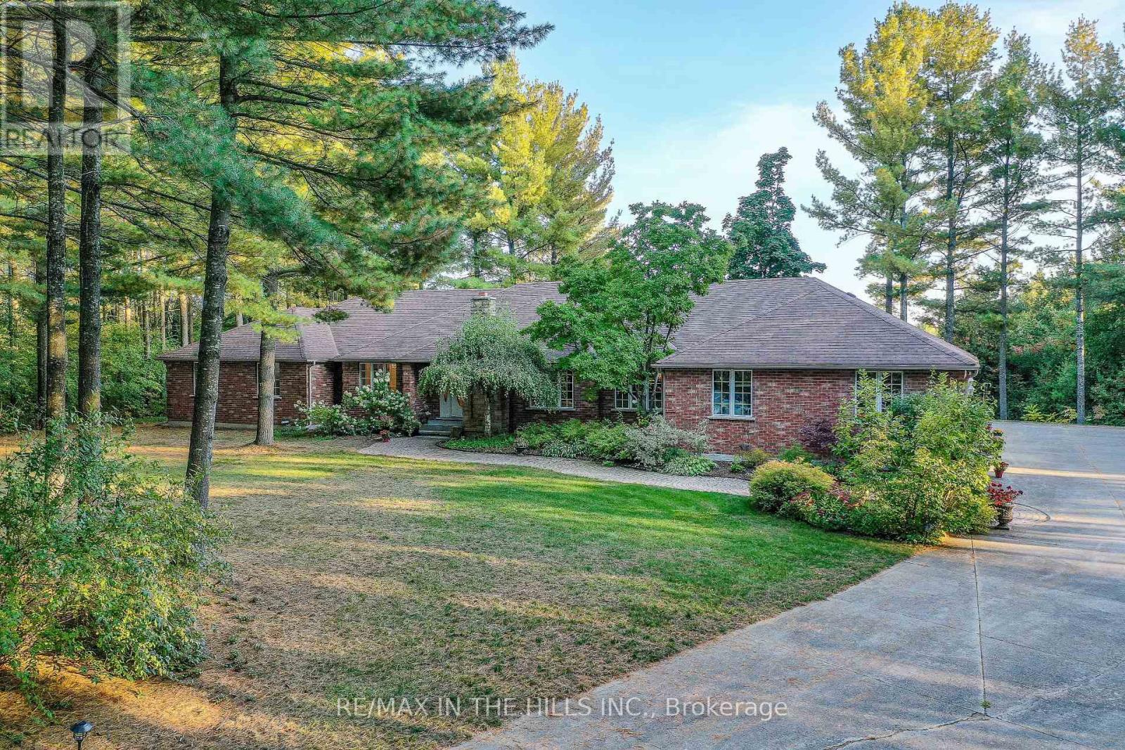 41 Pine Ridge Rd, Erin, ON N0B 1T0